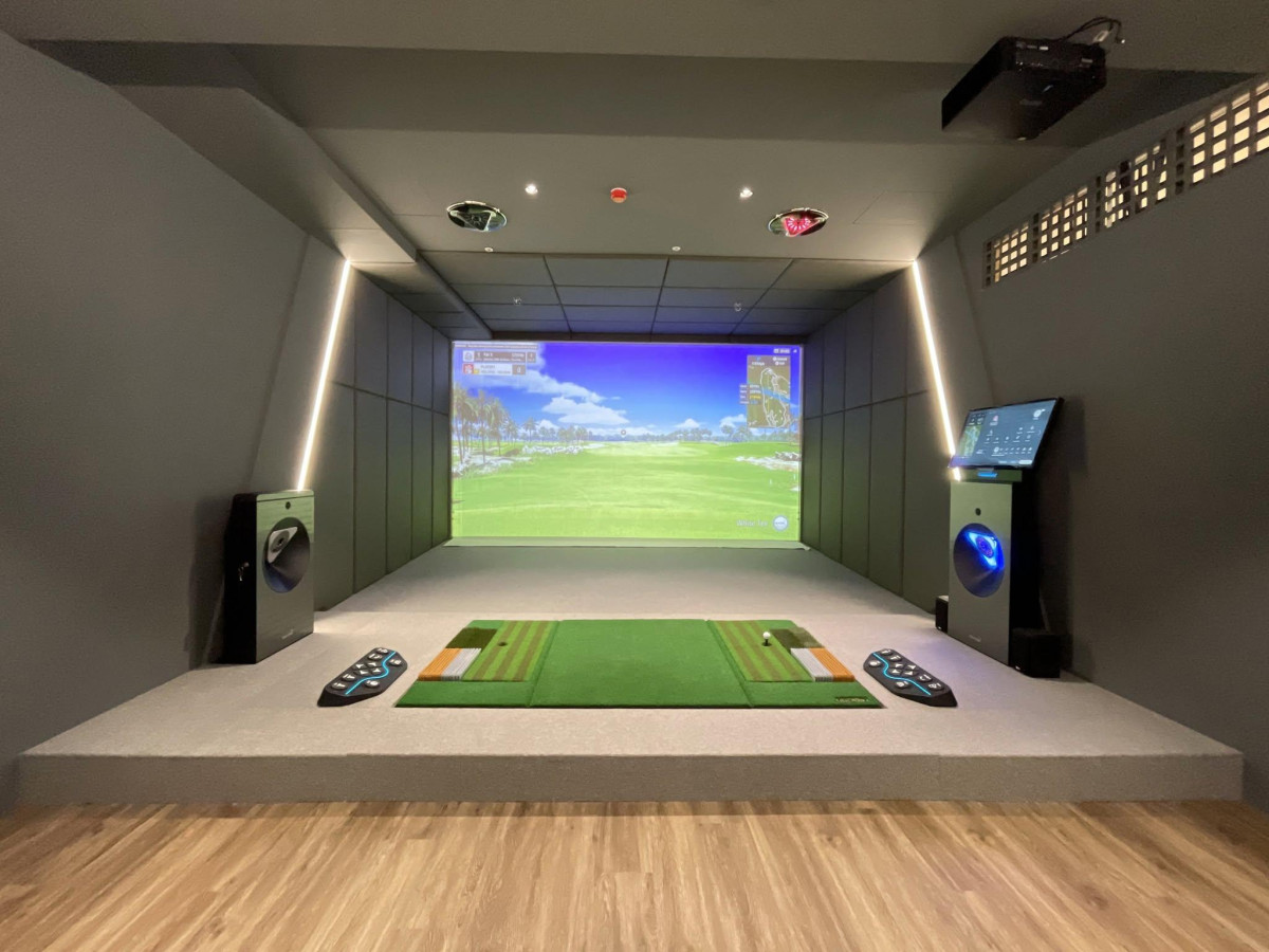 《19 Golf Lounge室內高爾夫球》以「第19洞」的交流文化為概念,打破傳統球場的嚴肅感且日曬雨淋的限制(圖片來源:業者提供)